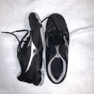 Mizzouno volleyball shoes